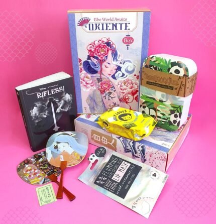 The World Awaits - Oriente Box